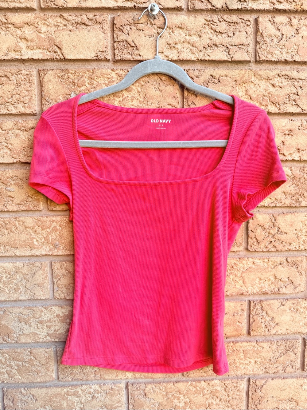 🌿10/$25 • Old Navy Fitted Square-Neck T-Shirt
